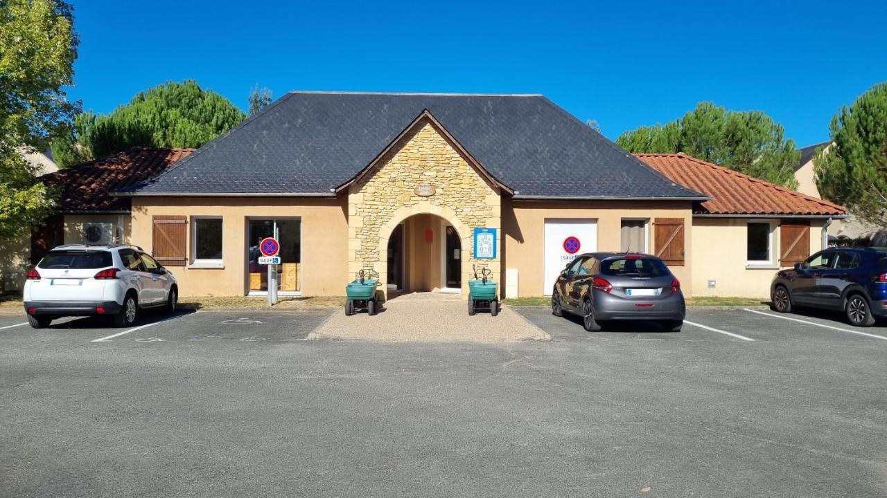 Вилла Le Hameau Du Moulin Монтиньяк Экстерьер фото